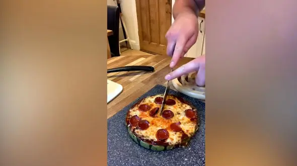 پیتزا هندوانه خورده اید؟! + فیلم 