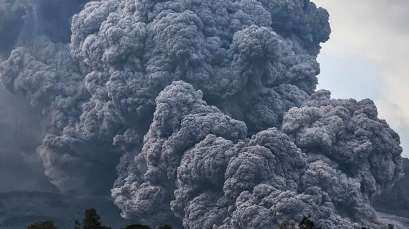 آغاز فعالیت دوباره آتشفشان جزیره بالی+تصاویر