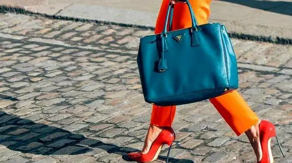 ۴ قانون طلایی برای انتخاب کیف و کفش و اکسسوری مخصوص قد کوتاه‌ها +عکس های دیدنی 