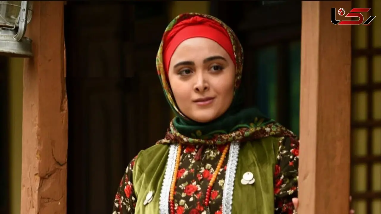 سفر در زمان / عکس «ستاره و خسروخان» در پشت صحنه سریال «سوجان» / چهره های واقعی خارج از سریال