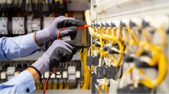 جلوگیری از آسیب وسایل برقی در نوسانات برق