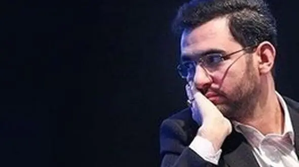 آذری جهرمی: من هم دو تابعیتی ام