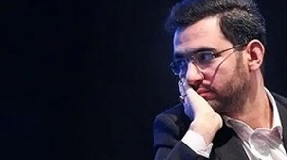 آذری جهرمی: من هم دو تابعیتی ام