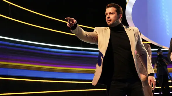 انتقاد تند پژمان بازغی از رضا گلزار 