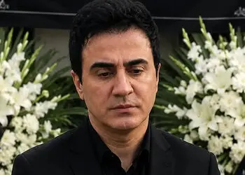 فیلم/ حضور بازیگران در مراسم خاکسپاری مادر عمو پورنگ/ از هلیا امامی و نعیمه نظام دوست تا امیرمحمد متقیان و فریبا کوثری
