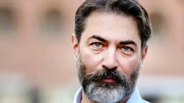 چهره ها در زمان; تیپ و چهره بامزه «پارسا پیروزفر» در 6 سالگی؛ سال 57