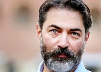 چهره ها در زمان; تیپ و چهره بامزه «پارسا پیروزفر» در 6 سالگی؛ سال 57 / دیسکاور