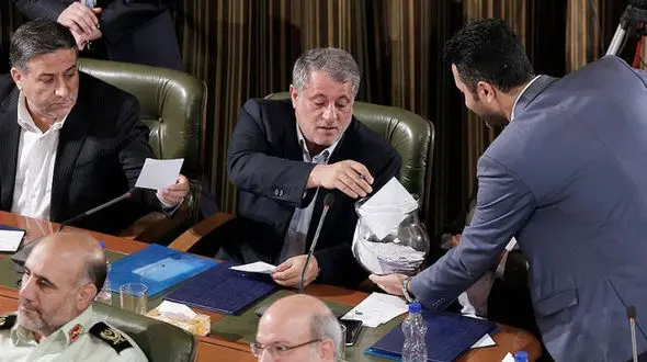 یک رای مخالف برای محسن هاشمی/ چه کسی رای مخالف به محسن هاشمی داد؟