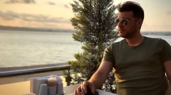 رونمایی باربد بابایی از استعدادش در خوانندگی با این ویدیو/ چه خونه زندگی لوکس و به سبک ایتالیایی هم داره