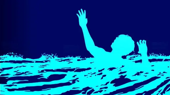 فیلم تلخ از صحنه بیرون کشیدن جسد کودک 3 ساله از رودخانه کارون