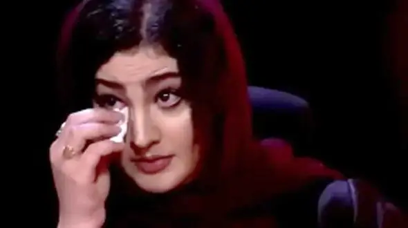 فیلم / گریه های جگرسوز مریم مومن / خیلی فقیر بودیم .../ توی مدرسه همه غذا میخوردن من گرسنه میموندم ...