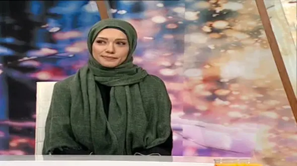 بغض بازیگر معروف تلویزیون در برنامه زنده شکست + فیلم 