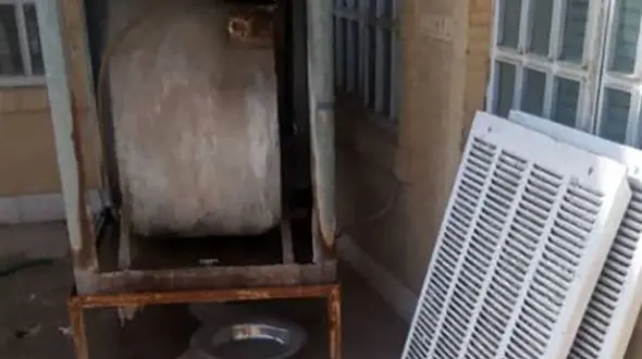 عکس / خشک شدن ناگهانی مرد یزدی در صحنه تعمیر کولر 