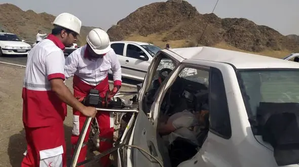 فیلم تصادف هولناک دو خودرو سواری / 4 کشته و فوتی به جا ماند