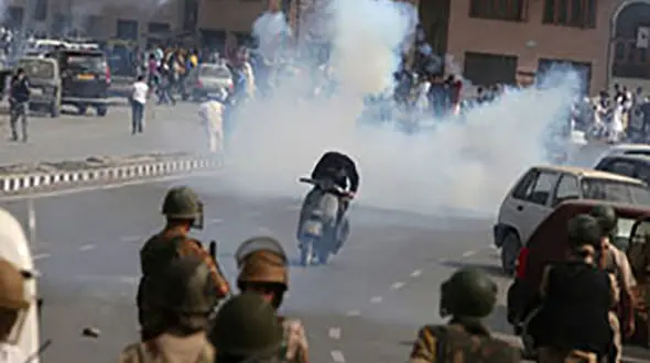 تابستان خونین کشمیر/ سرکوب شدید مردم با گلوله‌های ساچمه‌ای 