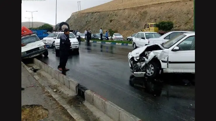 17 نفر در جاده گیلان مصدوم شدند / جاده لغزنده است !
