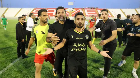 بازیکن اسبق سرخابی ها جریمه شد/ مشت ۲۰ میلیون تومانی!