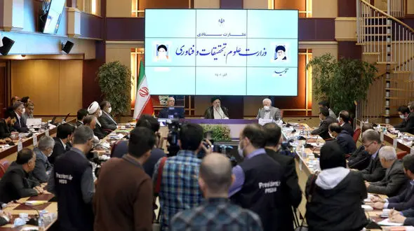 اگر دانش دانشمندان در کنار بخش‌های مختلف قرار نگیرد، تحولی رخ نخواهد داد