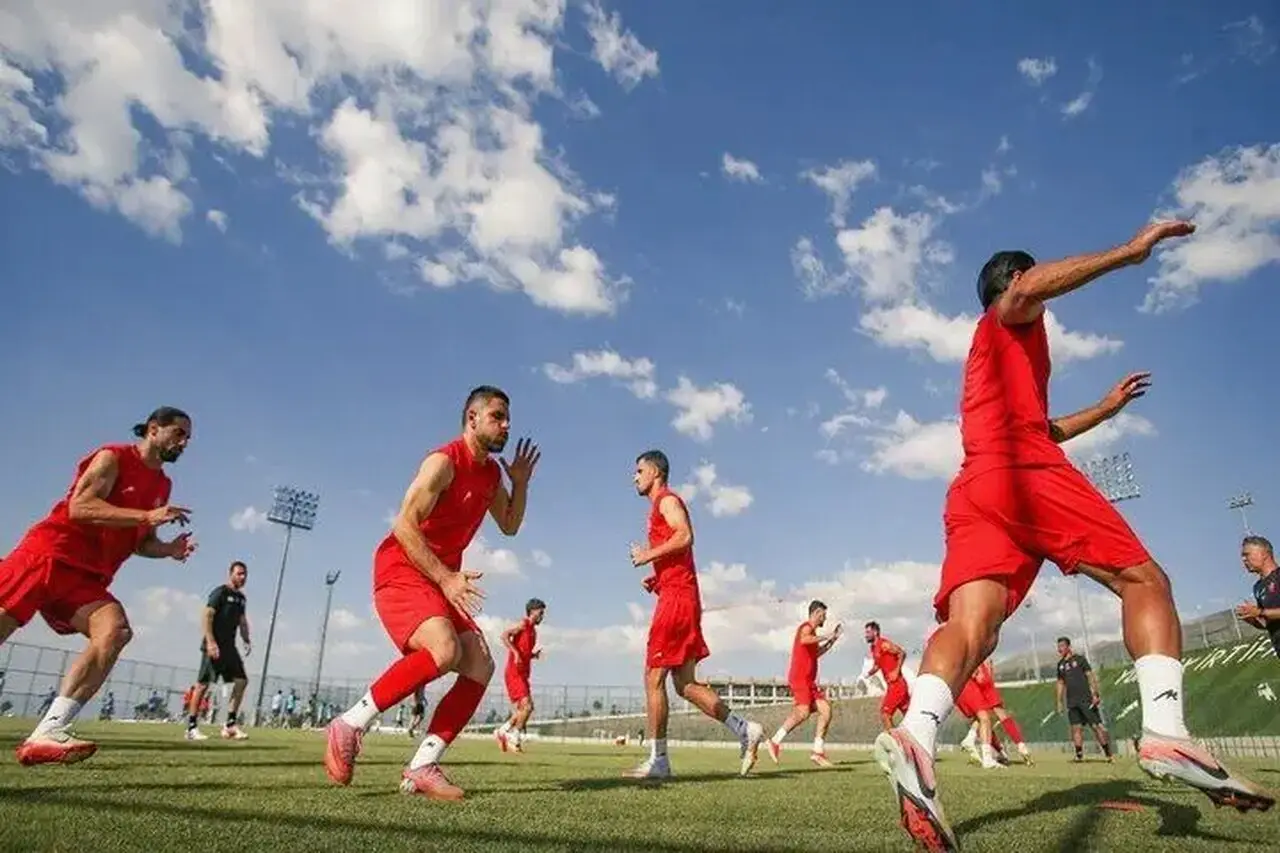 آیا مهدی تارتار مسئول نقل و انتقالات پرسپولیس است؟