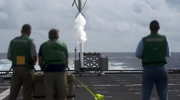 فریب موشک ها با یک پهپاد