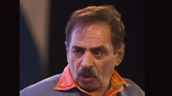 له کردن ساعت 70 میلیونی عمو رشید وسط برنامه جوکر توسط حمید لولایی / کولی بازی و گریه زاری رشید: این چه کاری بود کردی لولا، قربون اون لولا درت برم + ویدئو
