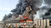 اولین فیلم‌ها و عکس ها  از آتش‌سوزی گسترده در کارخانه کاله 