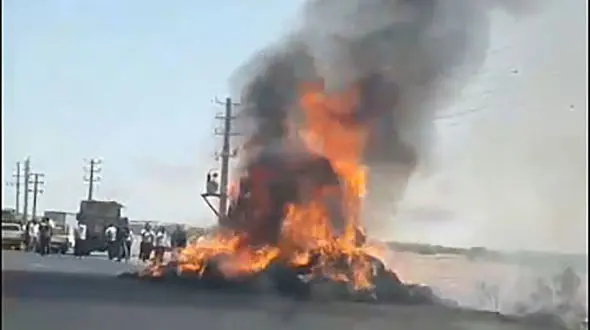 خاور با بار کاه در آتش سوخت + فیلم