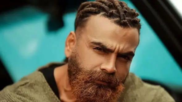 فیلم  رقص چارلی چاپلینی معین زد/ تو باشگاه وقتی تیپ داداش کایکو رو زده!!!