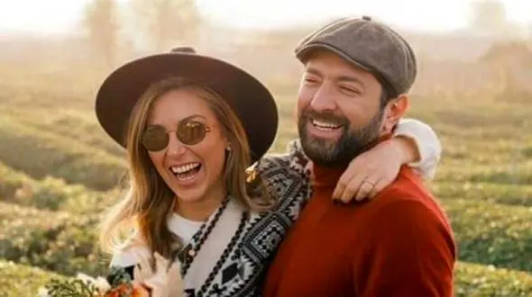 (ویدئو)فیلم/ نگاهی به دیزاین فوق‌العاده و منحصربه‌فرد سفره شب یلدای لوکس و پر طمطراق بهرام رادان و همسر خوش سلیقه‌اش، مینا مختاری / چه استایل یلدایی! + کامنت بهرام رادان برای خانمش