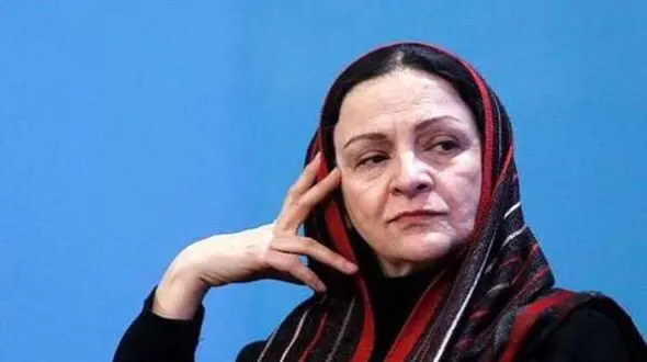 فیلم/ حافظ‌خوانی دلنشین اوستا نوه گلاب آدینه برای جشن تولد مادرش نورا هاشمی/ دل می‌رود ز دستم صاحب‌دلان خدا را ….