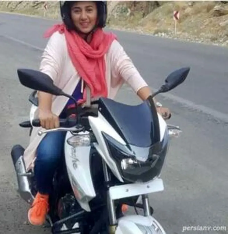 نگاه روز | موتور سواری بازیگر لیسانسه‌ها تبسم هاشمی