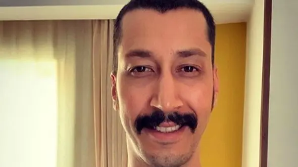 نگاهی به ماشین لوکس و اشرافی بهرام افشاری (بهتاشِ پایتخت)؛ عجب ماشین خفنیه ماشینی که همه آرزوشو دارن