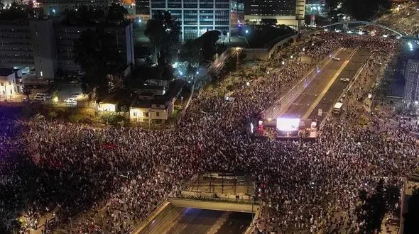 تظاهرات دهها هزار نفری در تل‌آویو علیه نتانیاهو