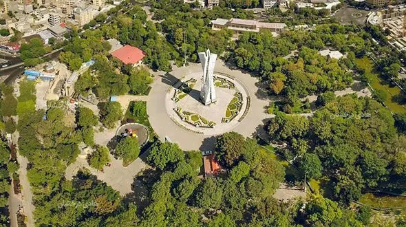 وزیر میراث فرهنگی: تا پایان عملیات اکتشاف در باغ گلستان تبریز کار عمرانی ممنوع است + فیلم