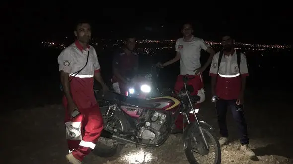 پاراگلایدر سوارها مرد گمشده در جم را پیدا کردند / 36 ساعت پرواز در ارتفاعات + عکس ها