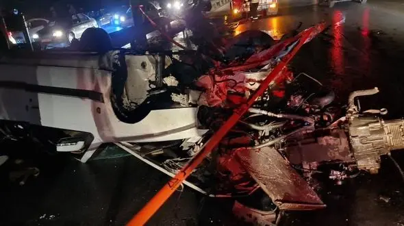 واژگونی پژو پارس در کرمانشاه / خواب راننده، چهار کشته و زخمی بجا گذاشت