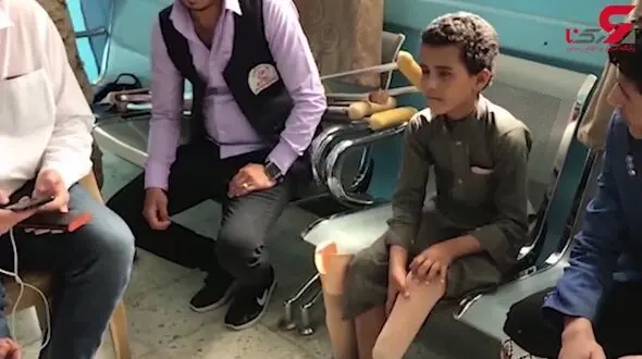 کودک شجاع یمنی که سوژه رسانه‌ها شد! +فیلم 