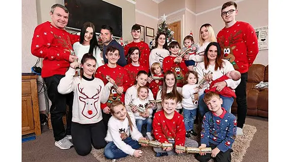  خانواده عجیب انگلیسی با ۲۲ فرزند! + عکس