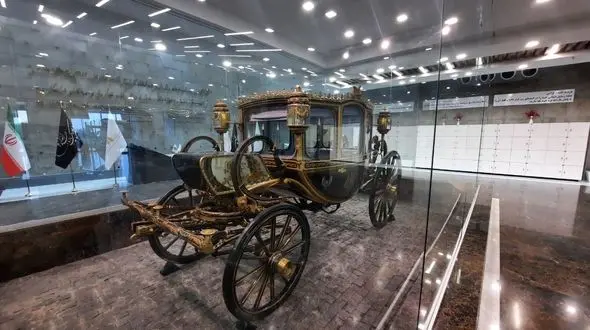 ببینید؛ عکس تاریخی از کالسکه سلطنتی
