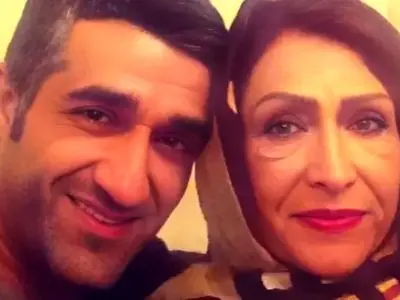 فیلم /  مادر نجیب پژمان جمشیدی، آبروی پسر روسیاهش را برد! /  دست پژمان و برادرش تو یه کاسه .../ اما ....