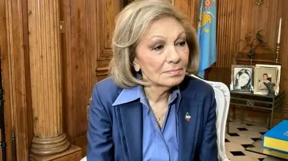 سفر به ایام قدیم سال 1330؛ عقدنامه پر طمطراق فرح دیبا و محمدرضا پهلوی