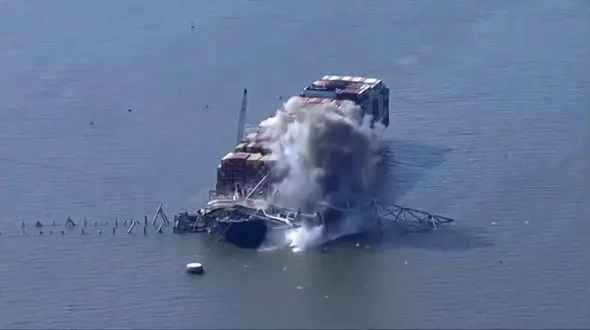 تخریب کنترل شده پل + فیلم 