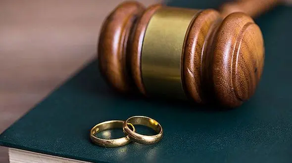 درخواست طلاق از زنی که می‌خواهد در اروپا بلاگری کند 