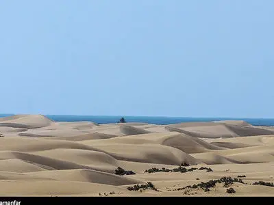 سفر به روستای عجیبی که تماشای تلاقی دریا و کویر هر بیننده‌ ای را حیرت‌ زده می‌ کند / عکس