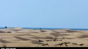 سفر به روستای عجیبی که تماشای تلاقی دریا و کویر هر بیننده‌ ای را حیرت‌ زده می‌ کند / عکس