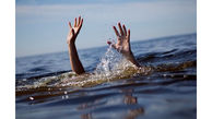  یک نفر در رودخانه ی میمه دهلران غرق شد/ ۵ منجی نیز  مشکل تنفسی پیدا کردند ! 
