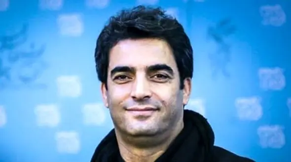 دکتر بازی دختر منوچهر هادی در اتاق خوابش وقتی میخواد مثلا استراحت کنه / انصافا خوب نقش بیمار رو بازی میکنه