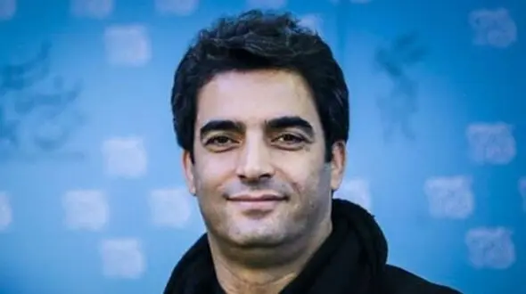 دکتر بازی دختر منوچهر هادی در اتاق خوابش وقتی میخواد مثلا استراحت کنه / انصافا خوب نقش بیمار رو بازی میکنه