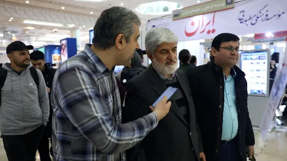 فیلم حضور علی مطهری در نمایشگاه رسانه های ایران
