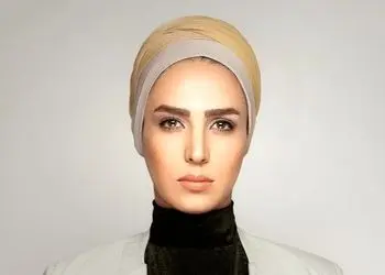 نگاهی به عکس زیرخاکی دوران دانش‌آموزی سوگل طهماسبی با یونیفرم مدرسه/ چهره‌ش هم ملیحه هم بانمک از همونایی که از دور داد می‌زنن درسخونن!